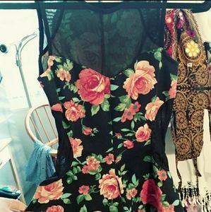 Guess brand xs flowery top